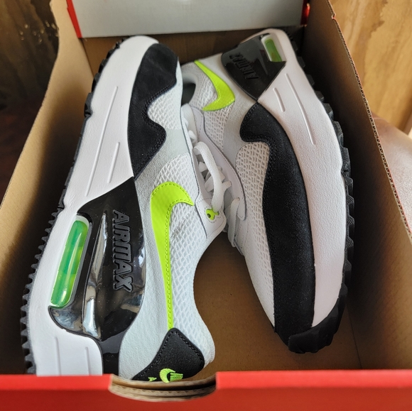 Nike Air Max System Size 6Y